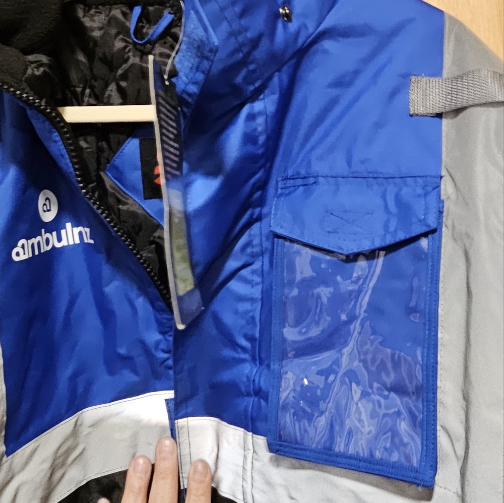 Large Jacket - Picture 3 of 8